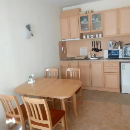 In Sunset Beach 2 Солнечный берег